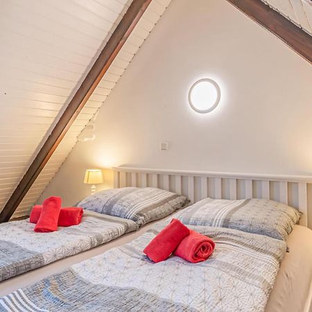 Cozy Apartment In Friedrichskoog With Kitchen Eksteriør bilde